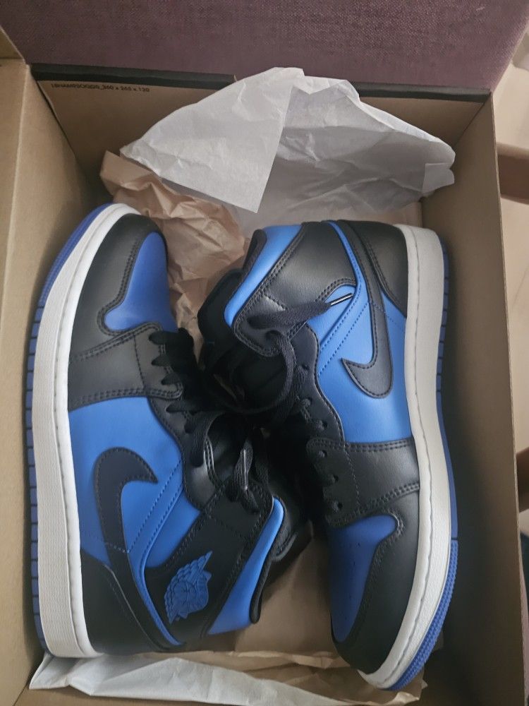 9.5 Jordan 1 Mid