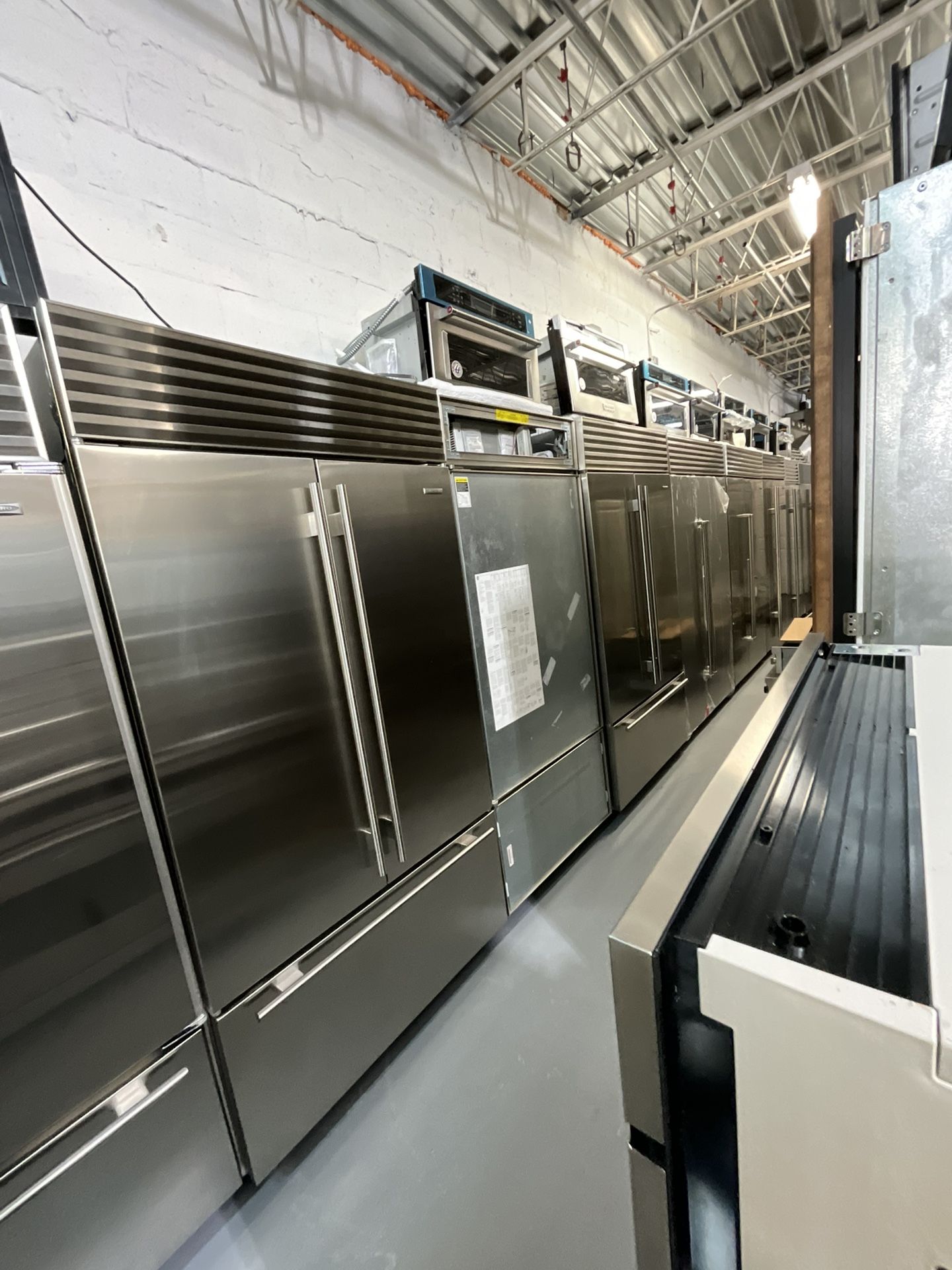 Sub Zero 42” Built In French Door Refrigerator – Like New! Model: BI 42UFDID/S/TH Serial: (contact info removed)