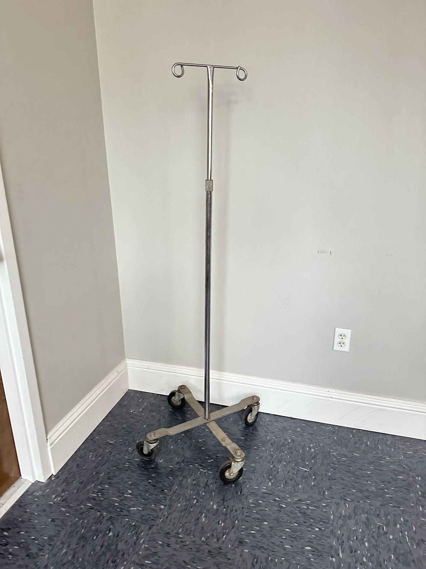 Industrial Rolling Adjustable iv Dremel Tool Stand