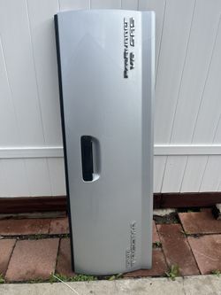 2007. Toyota Tacoma.    Tail Gate. 