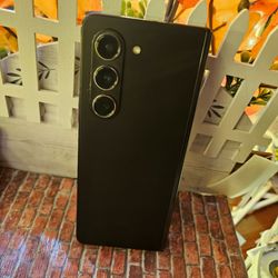 Z Fold 5 • 256 GB • AT&T or Cricket only • Mint   (Price Firm)