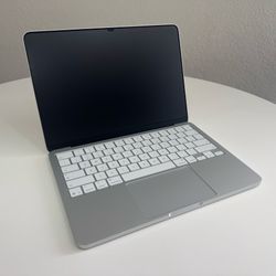 MacBook Neo Like New with original box