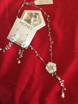MONET Mother of Pearls long floral earrings with Floral necklace together / New with price tags 🌿🌷🌿