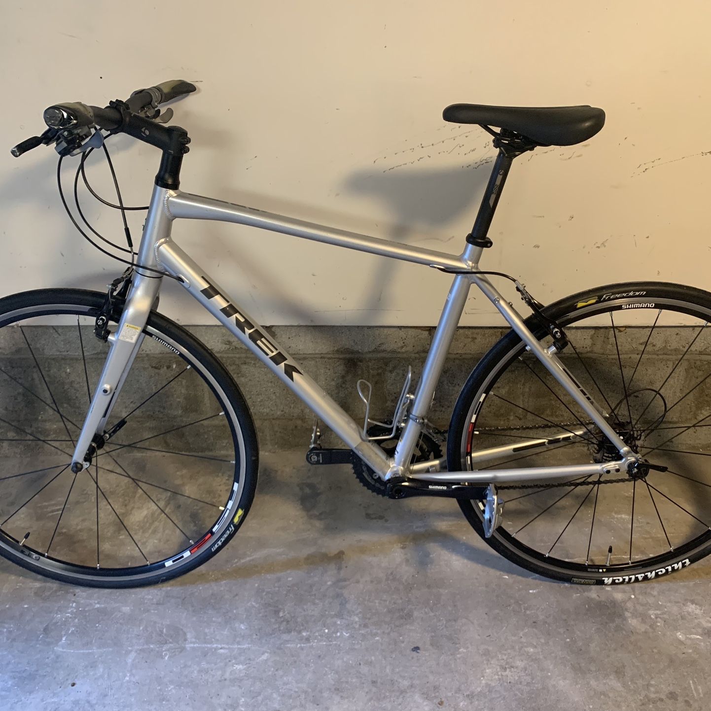 2020 Trek FX4 Sport Bike Bicycle - Excellent for Sale in Seattle 