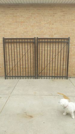 Metal gate