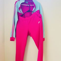 sport suits Nike brand for women