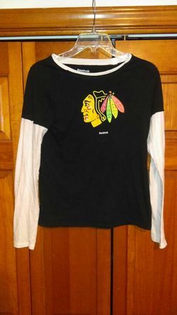LADIES SMALL CHICAGO BLACKHAWKS SHIRT FROM REEBOK