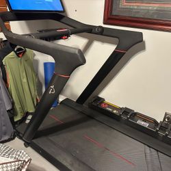 Gently Used 2024 Peloton Tread, ~31 Rides, Ringgold 🔍 