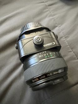 Canon TS-E 90mm f/2.8 Tilt-Shift Lens