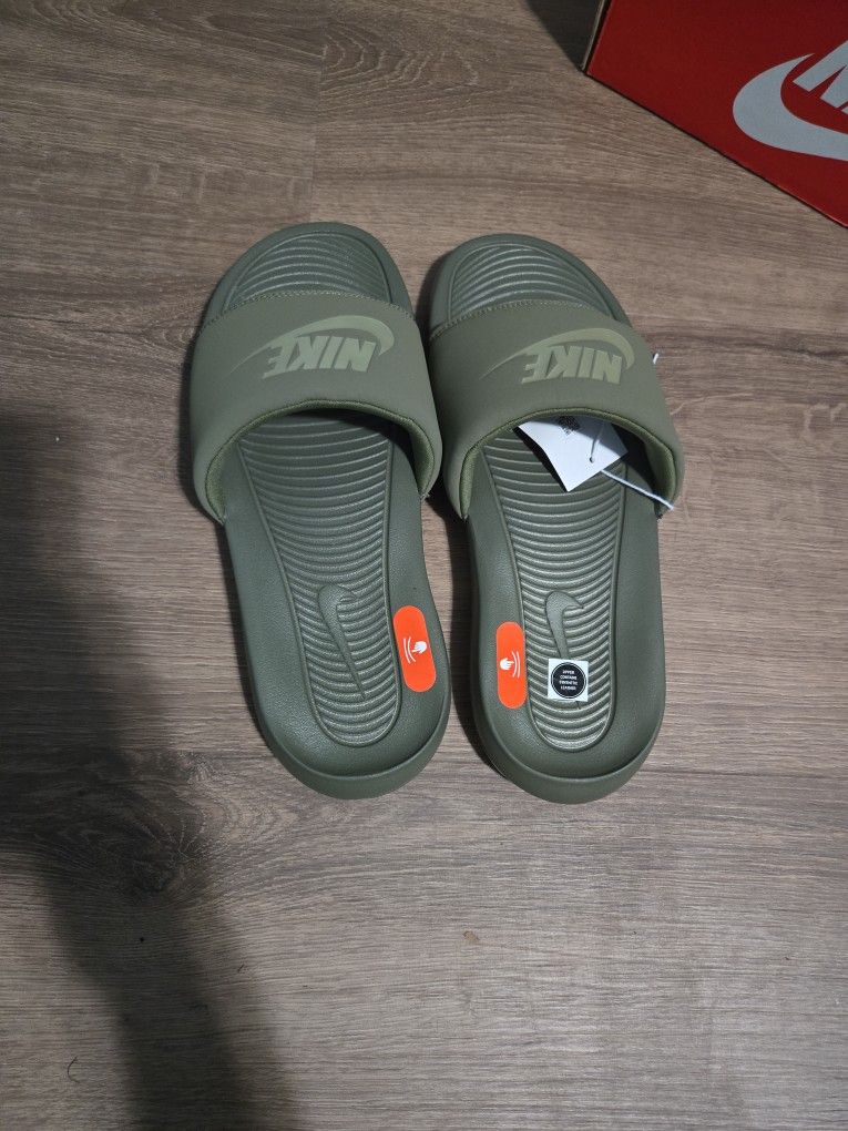 Nike Victory One Slide