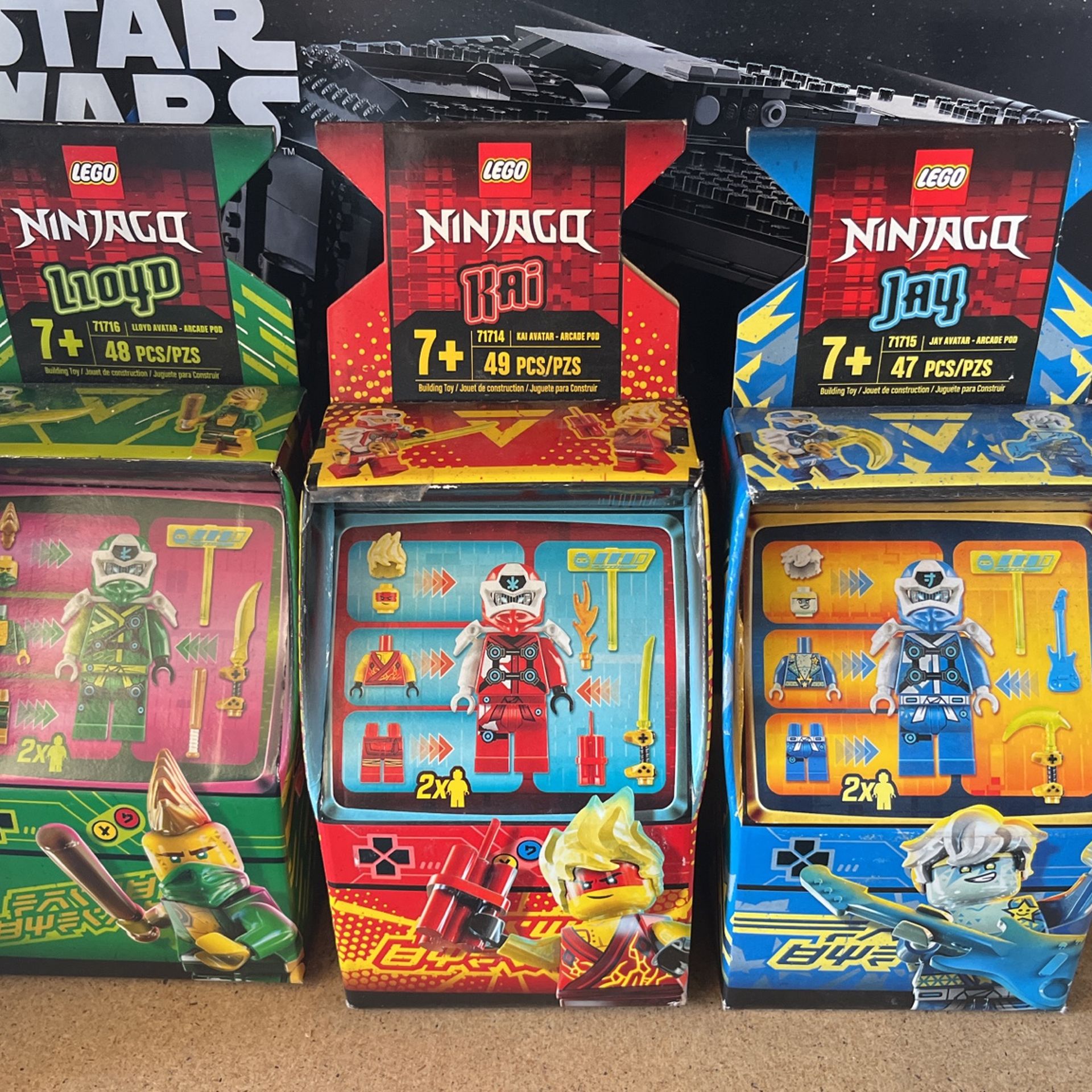 LEGO Ninjago 71716 Lloyd , Jay And Kai Avatar Arcade Pod