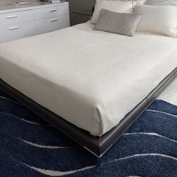 Area Rug – Blue & Cream | 5’3” x 7’6”