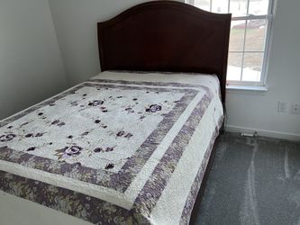 Queen size bed frame And Headboard 