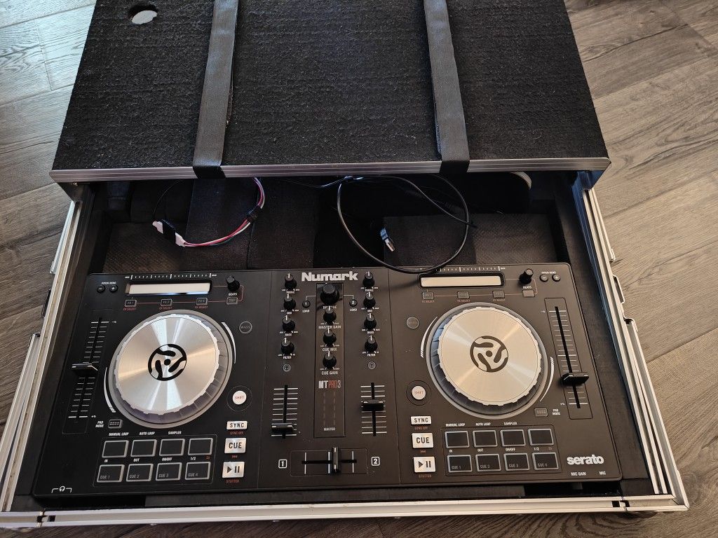 Numark Pro 3 - With case
