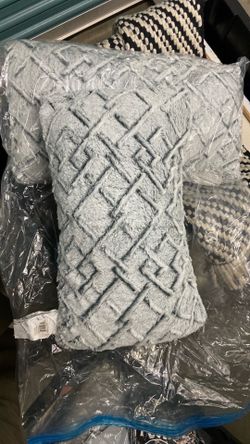 Light grey decor pillows