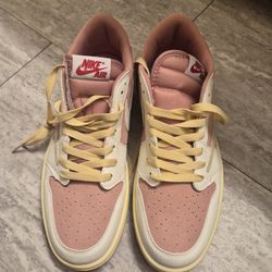 Size 9.5 Jordan  1 Low