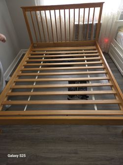 Vermont Tubbs Queen Bed Frame – Solid Wood