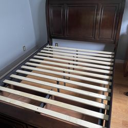 Queen sleigh bed