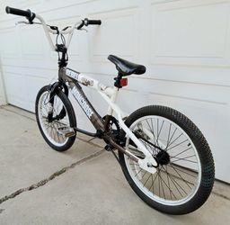 Bicicleta mongoose rebel new arrivals