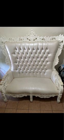 Throne loveseat