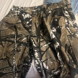 low rise baggy cargo camo pants