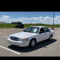04  Ford Crown Victoria 