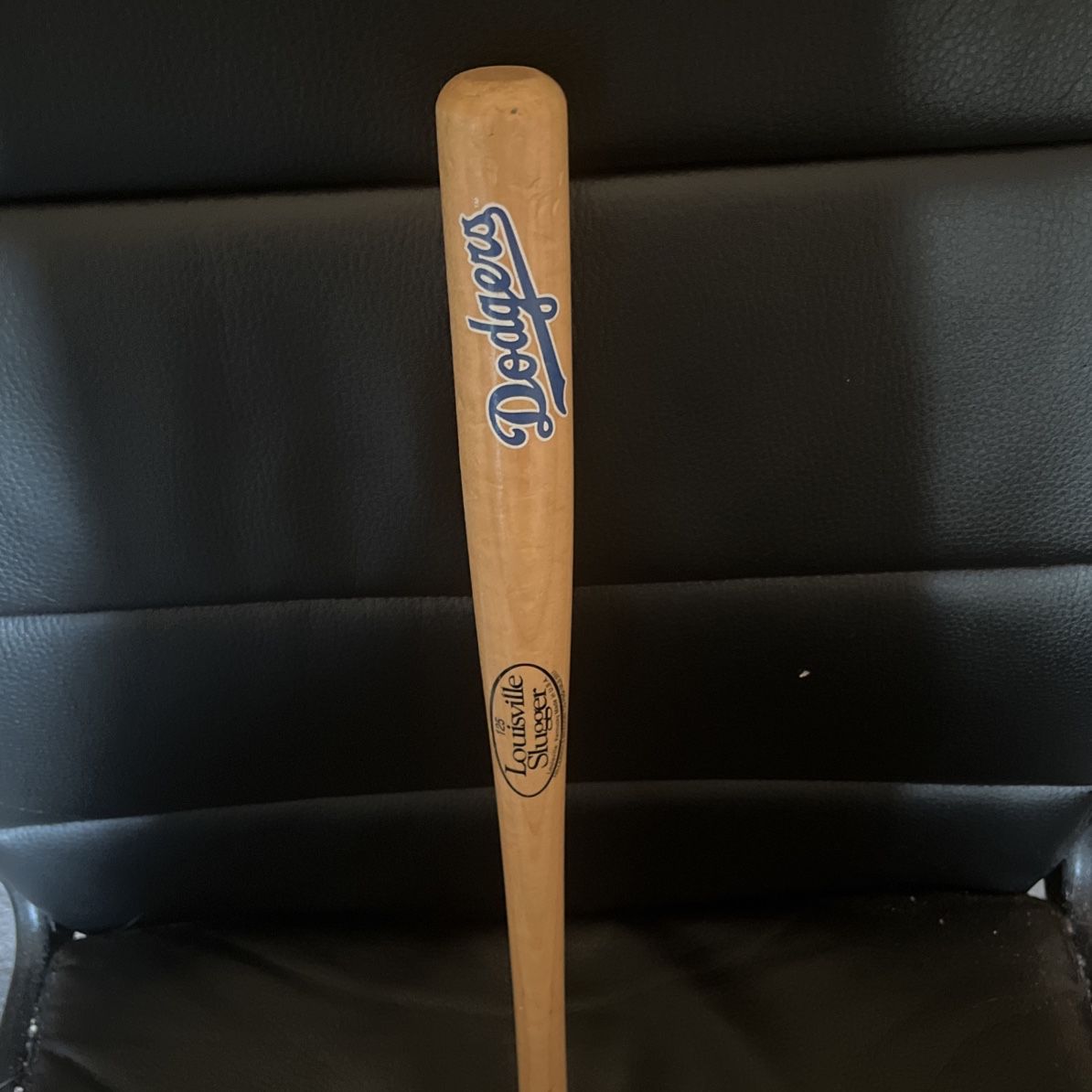 18 Inch Los Angeles Dodgers Louisville Slugger baseball bat for Sale in  Whittier, CA - OfferUp