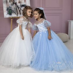New. Puffy Flower Girl Dress. Offwhite Or Light Blue. 