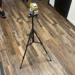 PREXISO RECHARCHEABLE GREEN BEAM SELF-LEVELING CROSS LINE LASER WITH TRIPOD