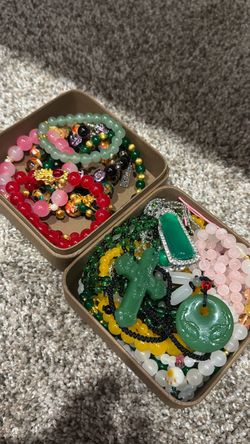 Bundle of jewelry