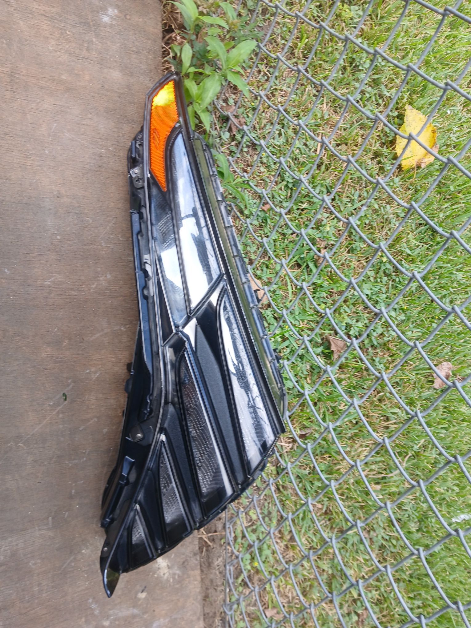 2022  2023  2024 Hyundai Tucson  RIGHT LED Headlight Running Light Right Side Original