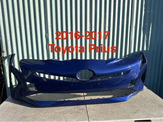 2016-2017 Toyota Prius front bumper oem