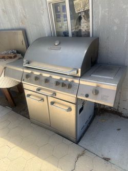 Grille $100