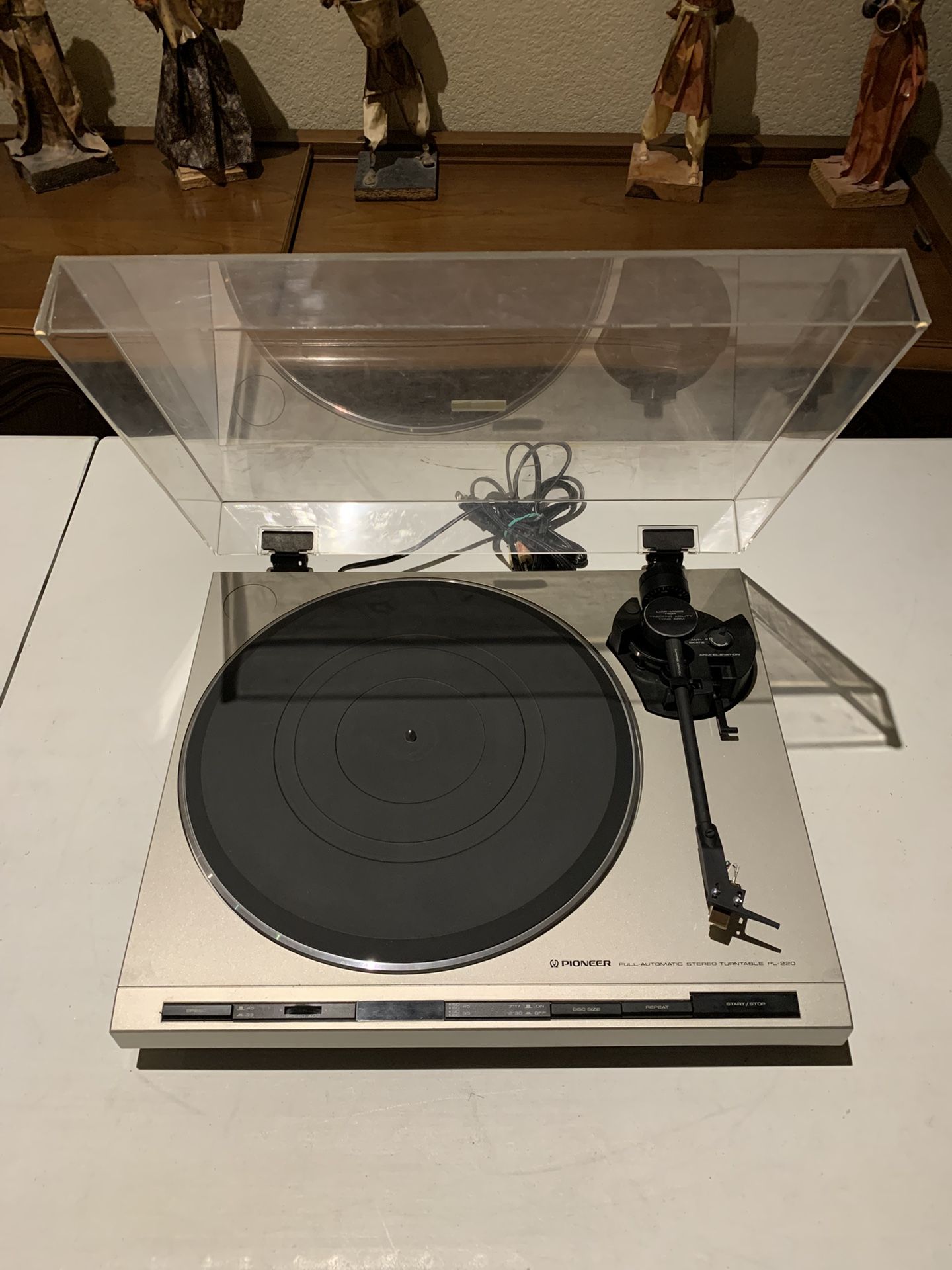 VINTAGE PIONEER PL-220 TURNTABLE