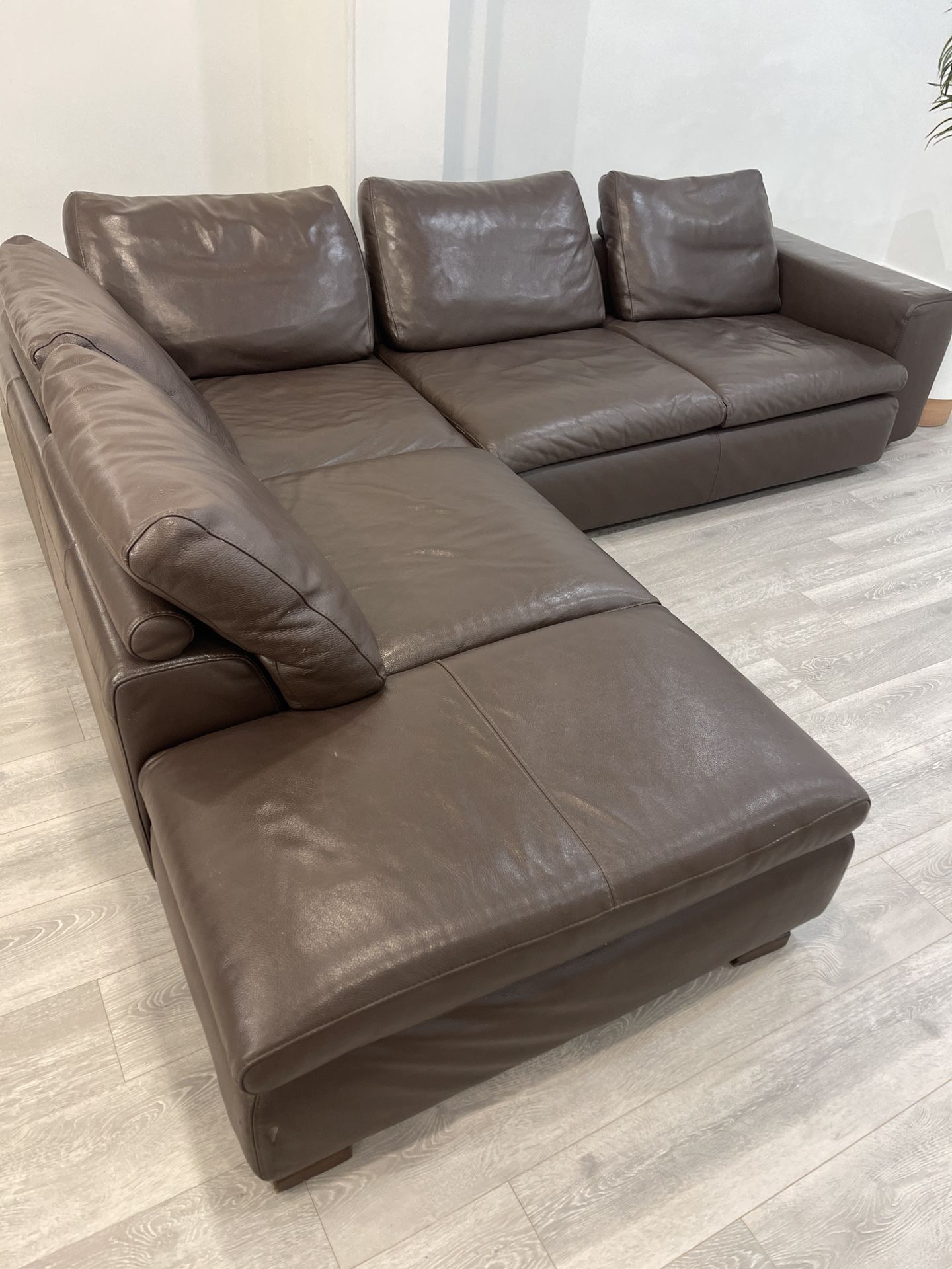 FREE DELIVERY LEATHER SOFA SECTIONAL BROWN ITAL