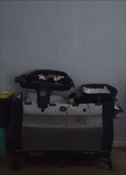 Graco Pack N Play Travel Dome Portable Crib w/ Bassinet & Changing Station