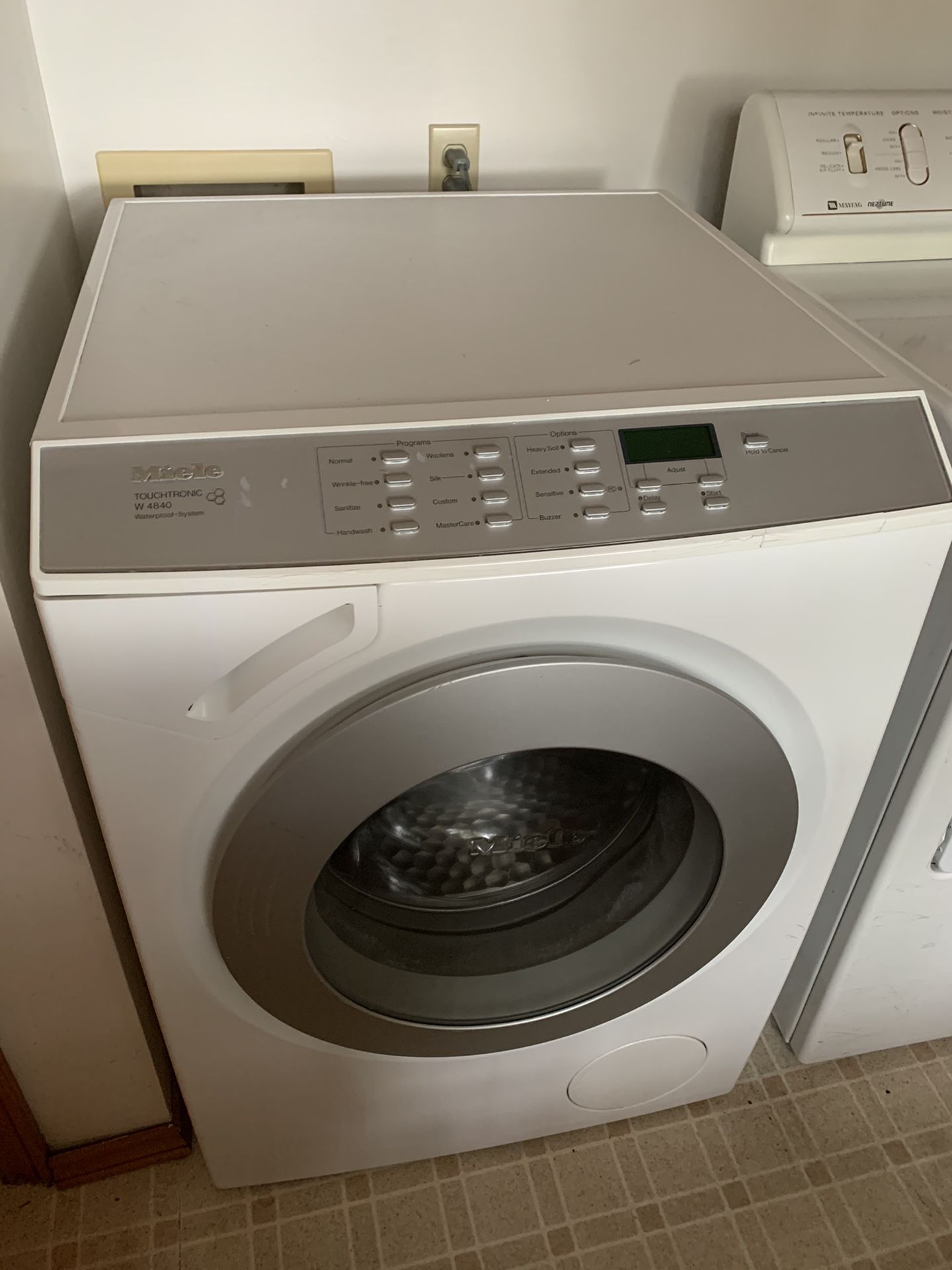 Miele Front load Washer (w/ free Dryer) excellent condition for Sale