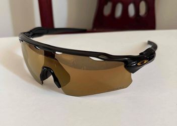 oakley gokd sport shades