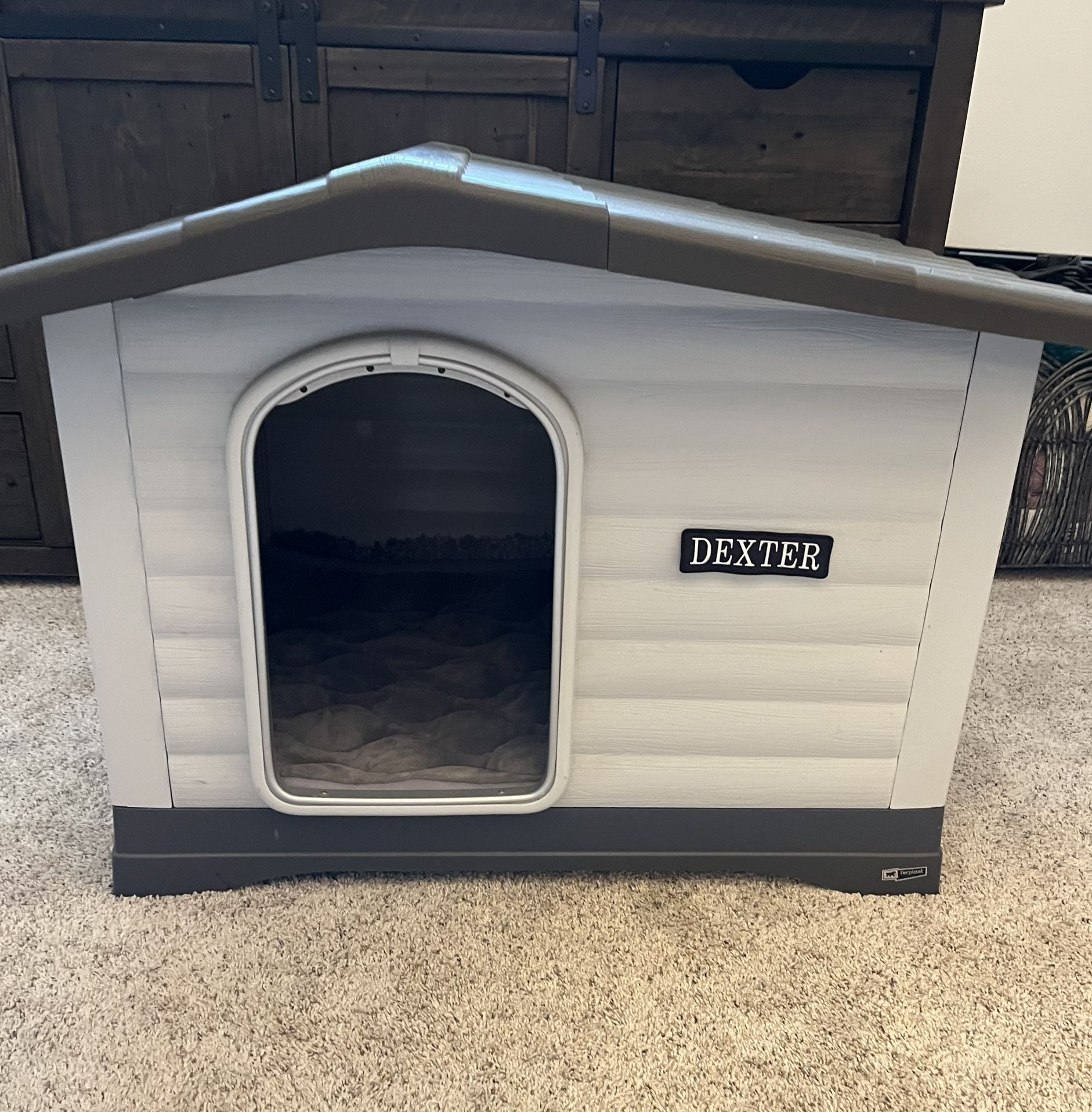 Dog House -  NEVER USED!