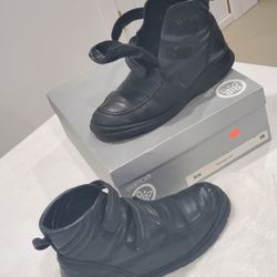 SAMOA LEATHER ANKLE boots fur INSULATED Velcro WOMEN Italy Sz 38 US 8 Black in box.

Beautiful & comfortable black leather with faux fur lining & velc