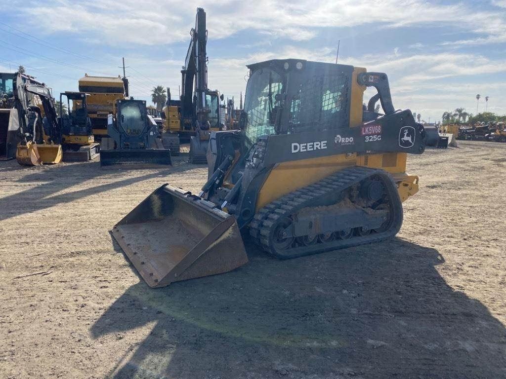 John Deere 325G – $56,916 – 2 hrs – 2024 Model