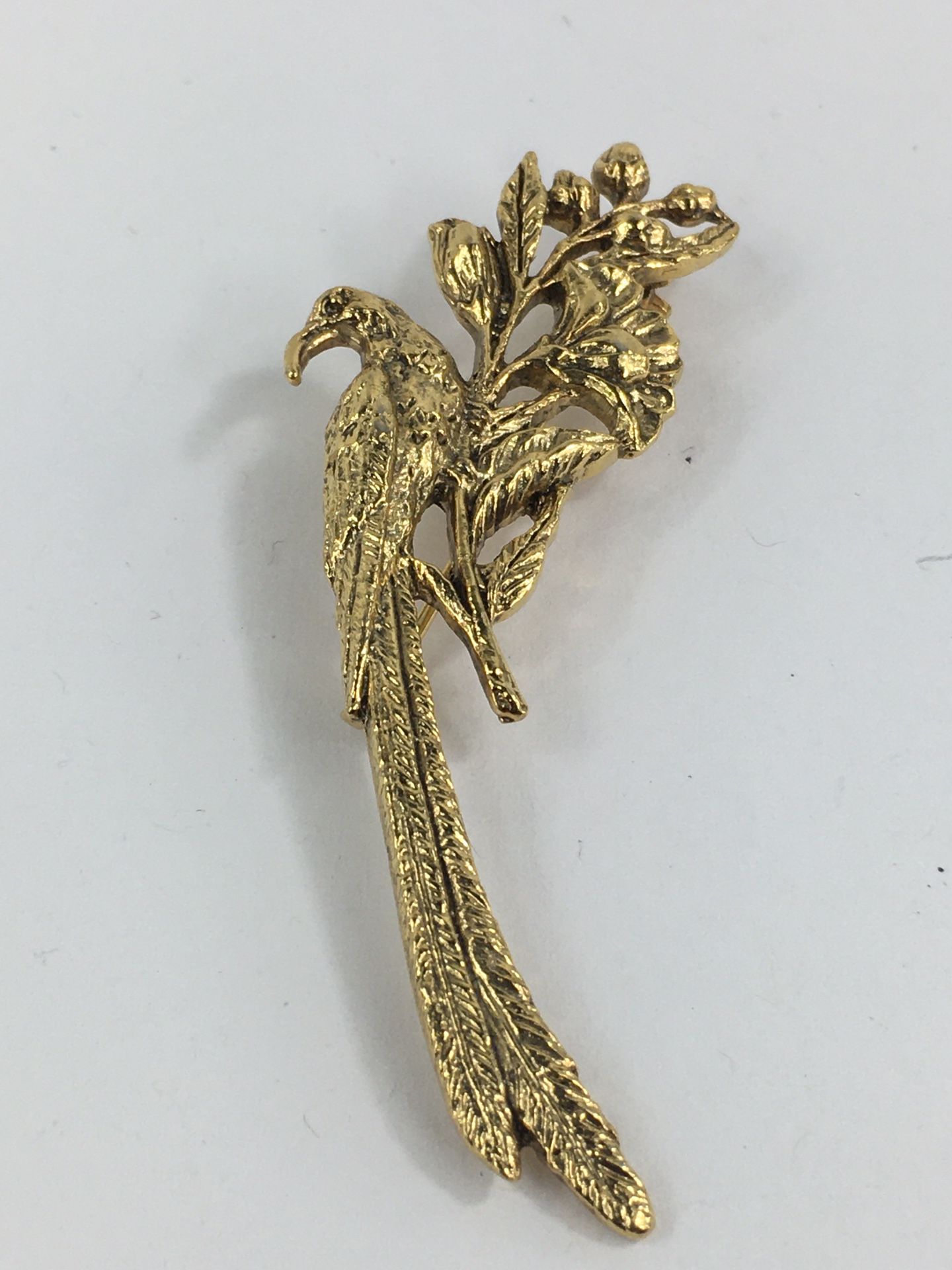 BROOCH