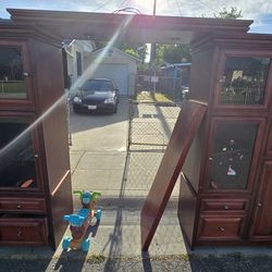 **FREE**Entertainment set. Holds 65 in tv