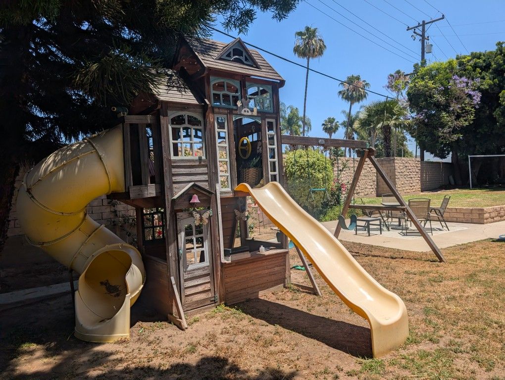 Outdoor Play Set With Swings And Slides