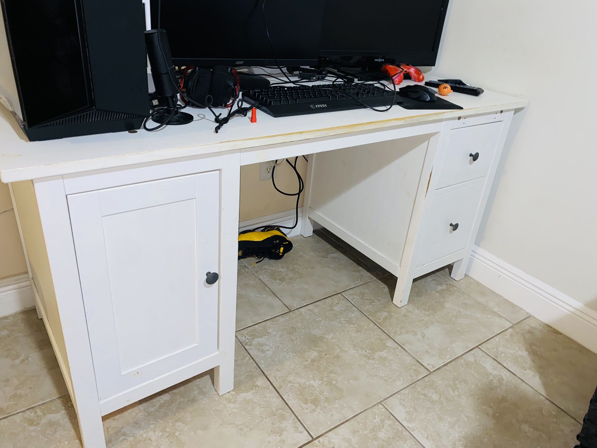 Desk