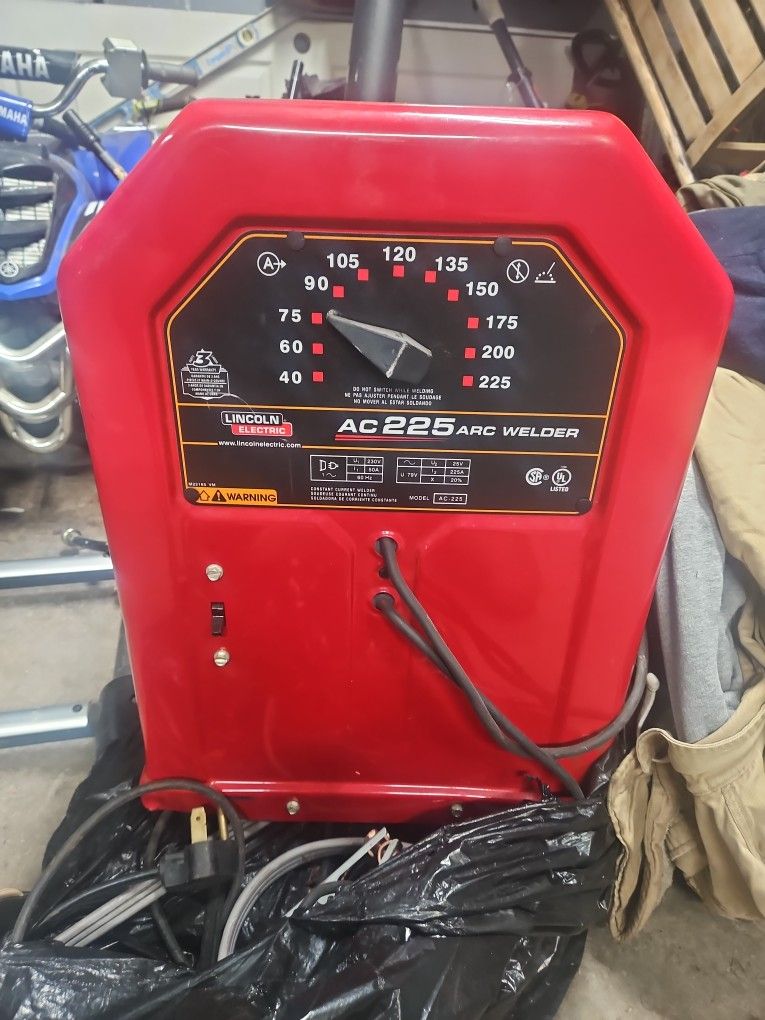 New Lincoln Ac 225 Arc Welder