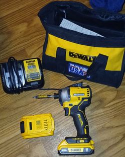 DeWalt DCF809 Atomic 20 v 1/4 in Impact Driver
