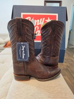 New Tony Lama Boots size 8