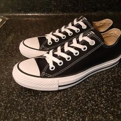 Converse womens 6.5 Great Condition 
