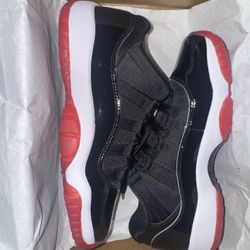 Jordan 11s Size 7y